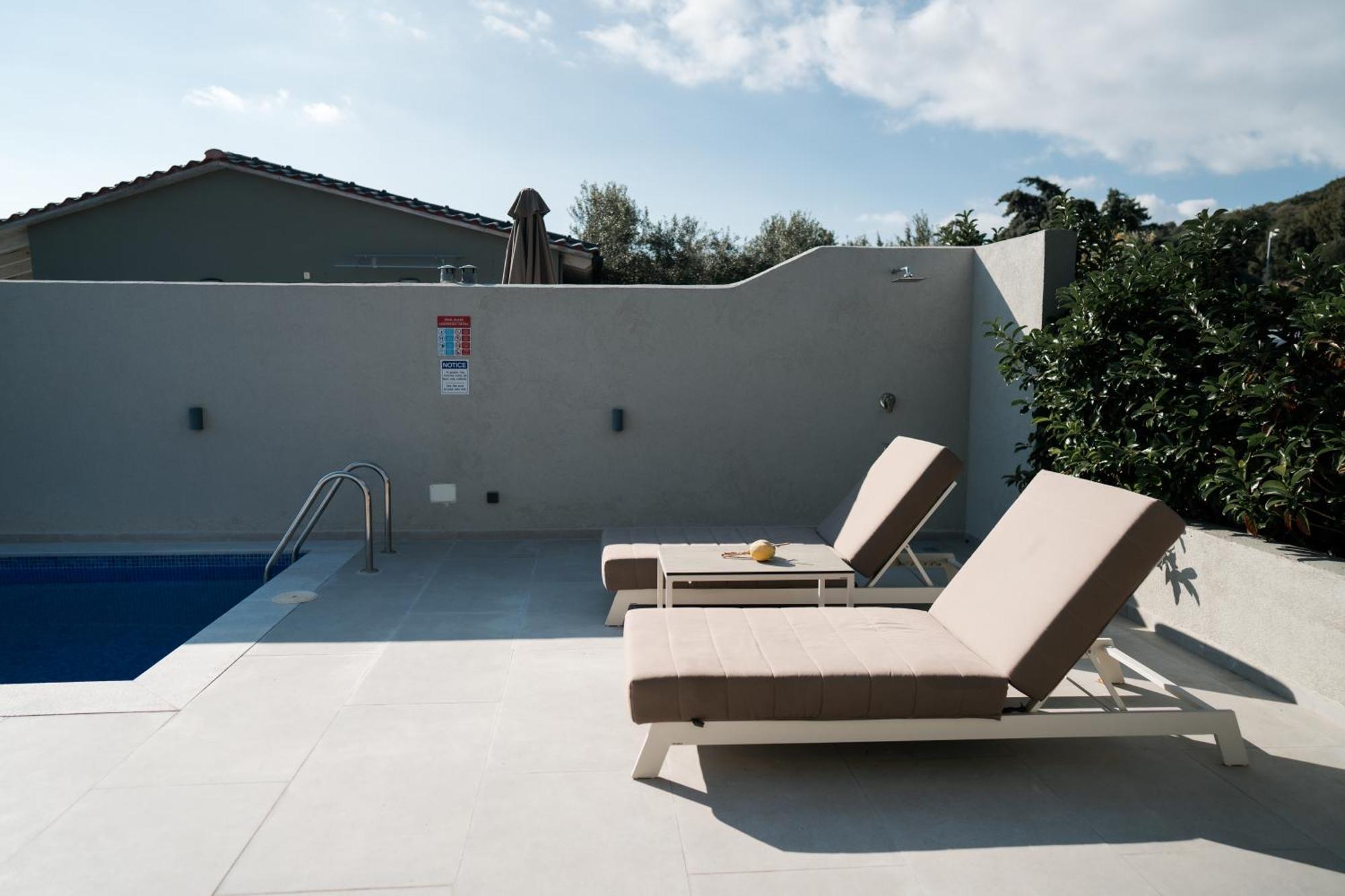 Aegean View Villa Loutra Elevtheron Exterior photo